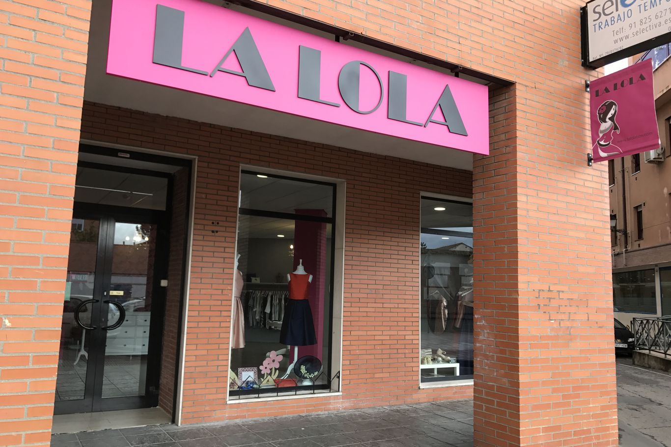 La Lola y Complementos, una isla de color rosa en Alcalá de Henares - Dream Alcalá