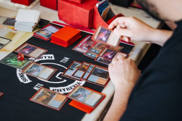 Keyforge: Quadernillos será la sede española del torneo europeo de cartas más popular del momento