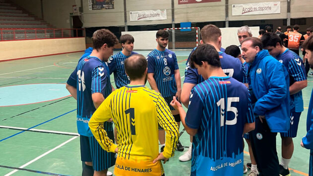 El CD Iplacea de Balonmano se lleva el derbi ante el Torrejón